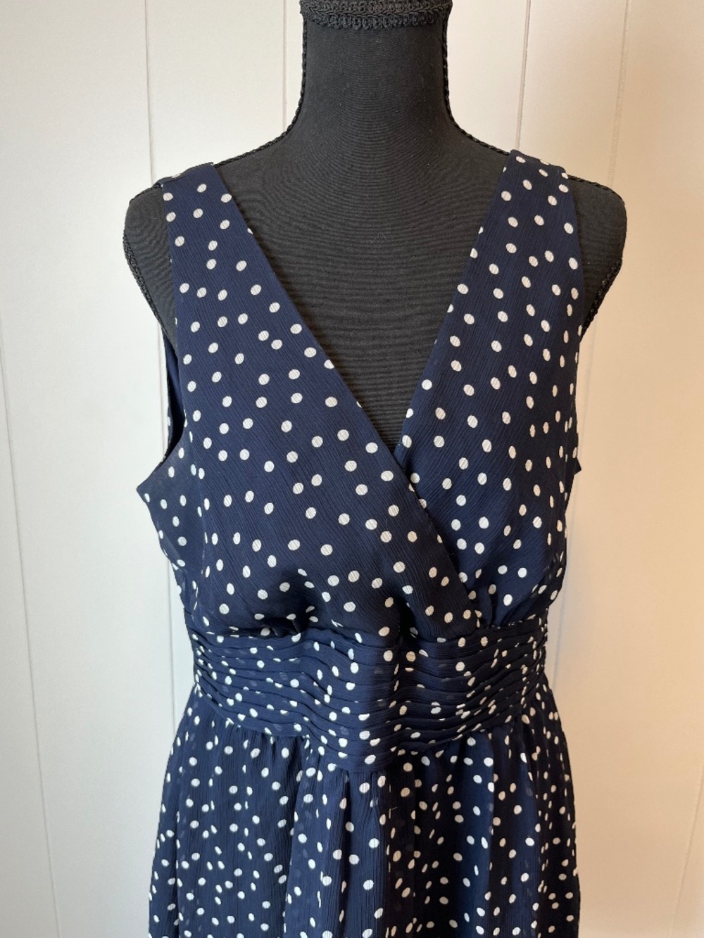 Sleeveless Figure Flattering Polka Dot Dress sz ? George Me Like New